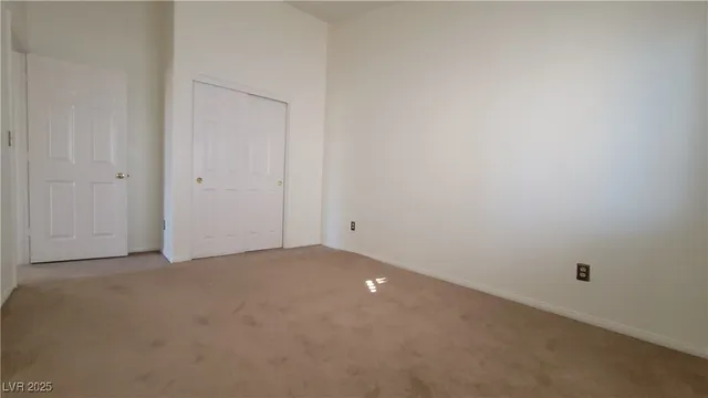 $2,000 | 2632 Ironside Drive, Las Vegas, NV 89108