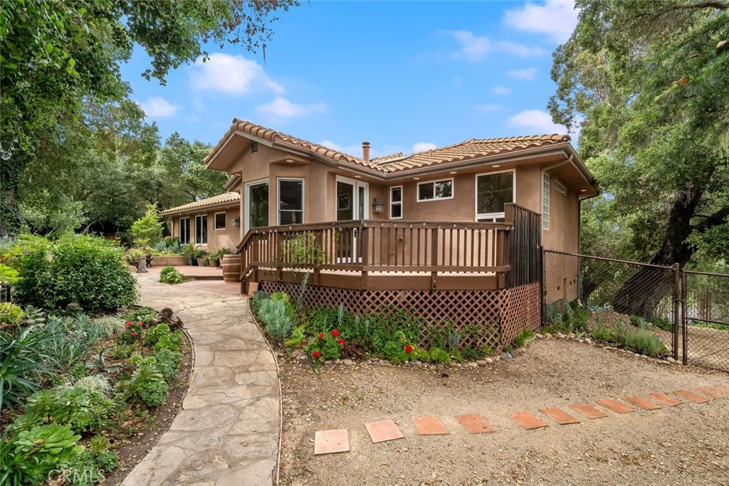 5982 Violeta Avenue Atascadero, CA 93422 - Photo 47 of 75 a front view of a house with a garden