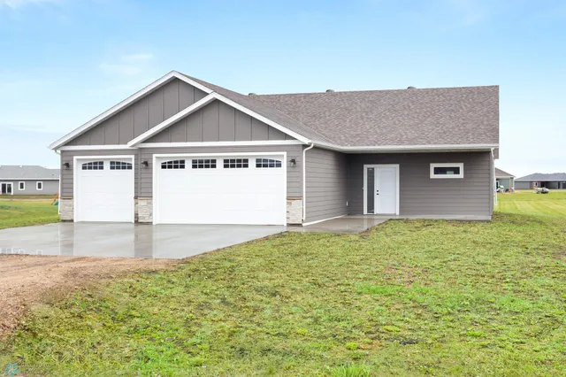 $415,000 | 216 Laverne Lane, Colfax, ND 58018