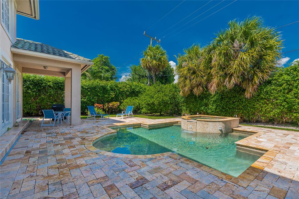2999 Banyan Road Boca Raton, FL 33432 - Photo 38 of 38 a view of a backyard with sitting area