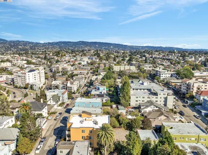 $549,000 | 400 Wayne Avenue, Unit 1, Oakland, CA 94606