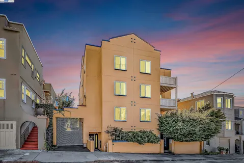 $549,000 | 400 Wayne Avenue, Unit 1, Oakland, CA 94606