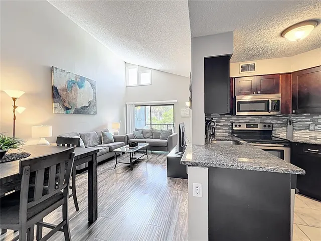 $1,800 | 3944 Atrium Drive, Unit 4, Orlando, FL 32822