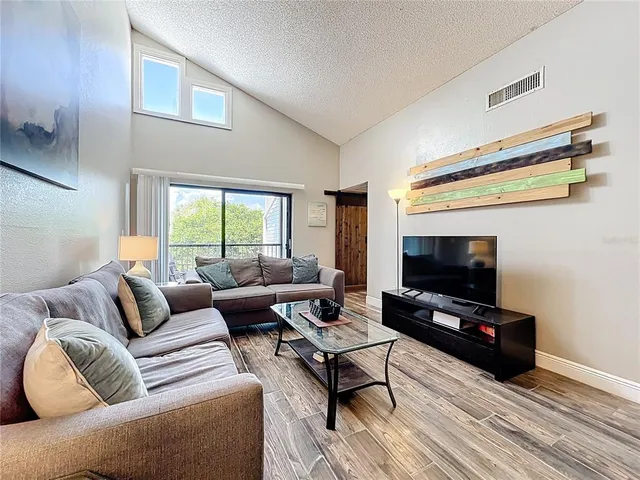 $1,800 | 3944 Atrium Drive, Unit 4, Orlando, FL 32822