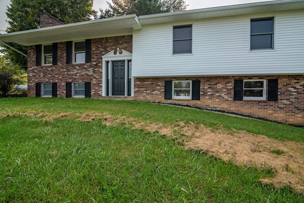 12361 Chip Ridge Road Abingdon, VA 24210 - Photo 3 of 33 Gallery Image 3