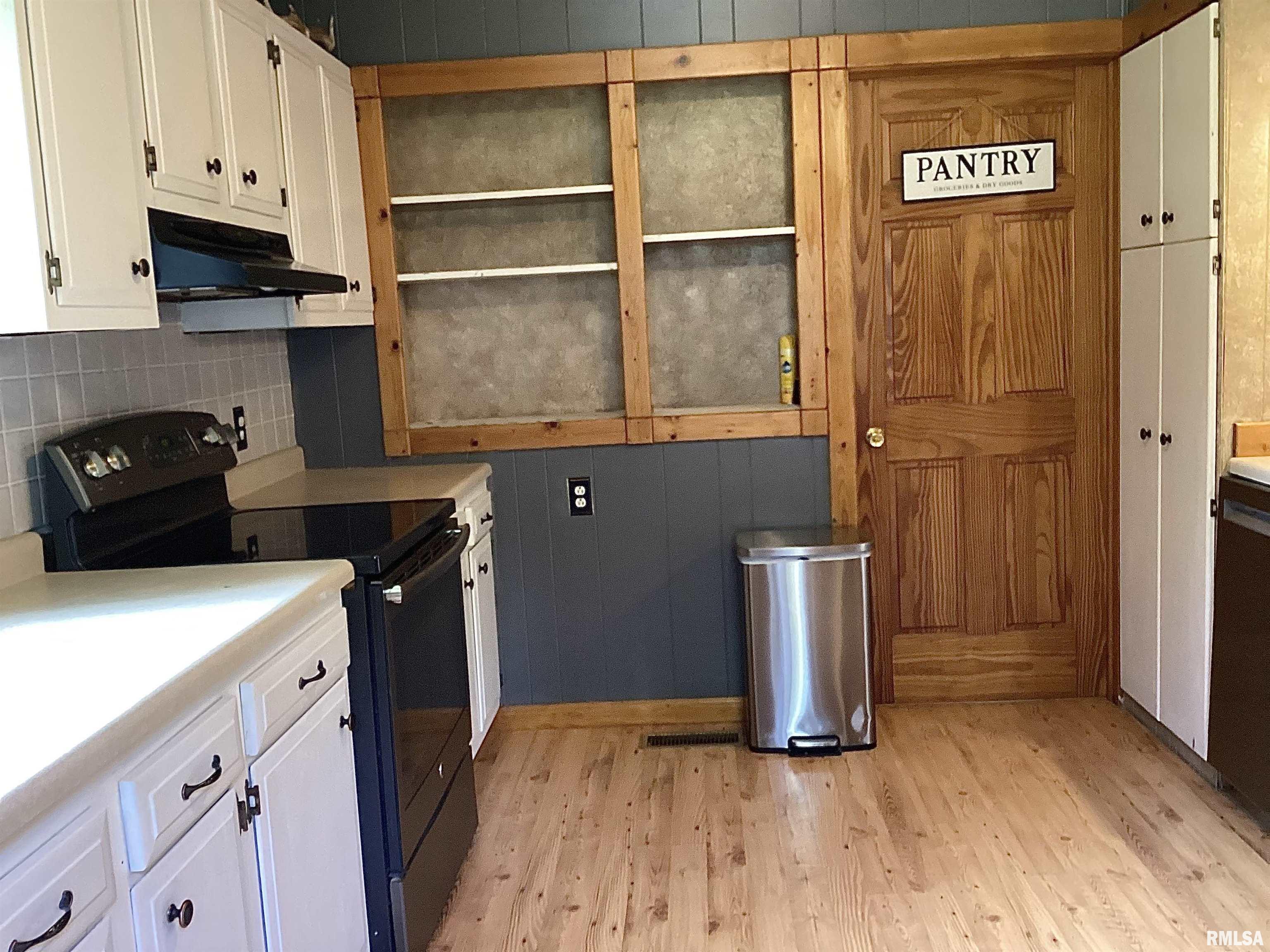 25382 Wolf Road Canton, IL 61520 - Photo 32 of 55