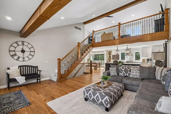 $1,025,000 | 7421 Gensmer Circle, Prior Lake, MN 55372