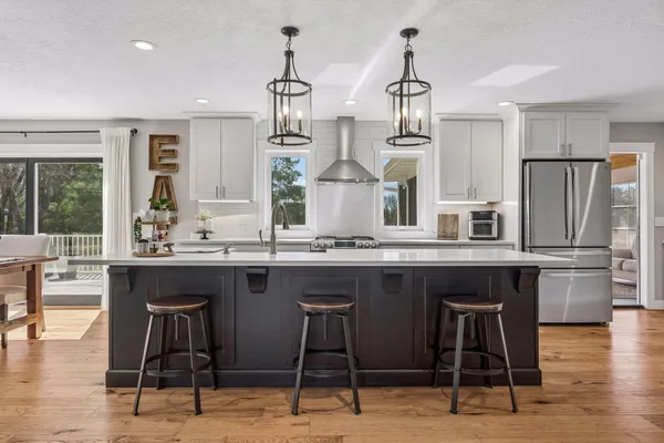 $1,025,000 | 7421 Gensmer Circle, Prior Lake, MN 55372