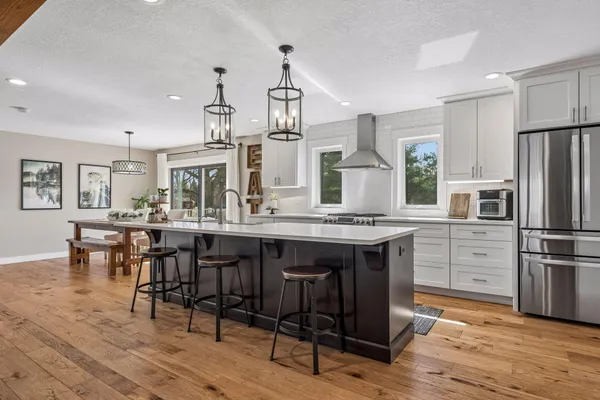 $1,025,000 | 7421 Gensmer Circle, Prior Lake, MN 55372