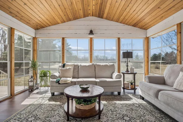 $1,025,000 | 7421 Gensmer Circle, Prior Lake, MN 55372