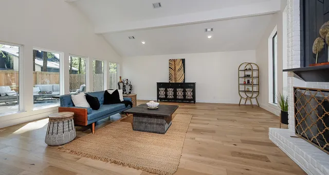 $925,000 | 16 Crinkleroot Court, The Woodlands, TX 77380