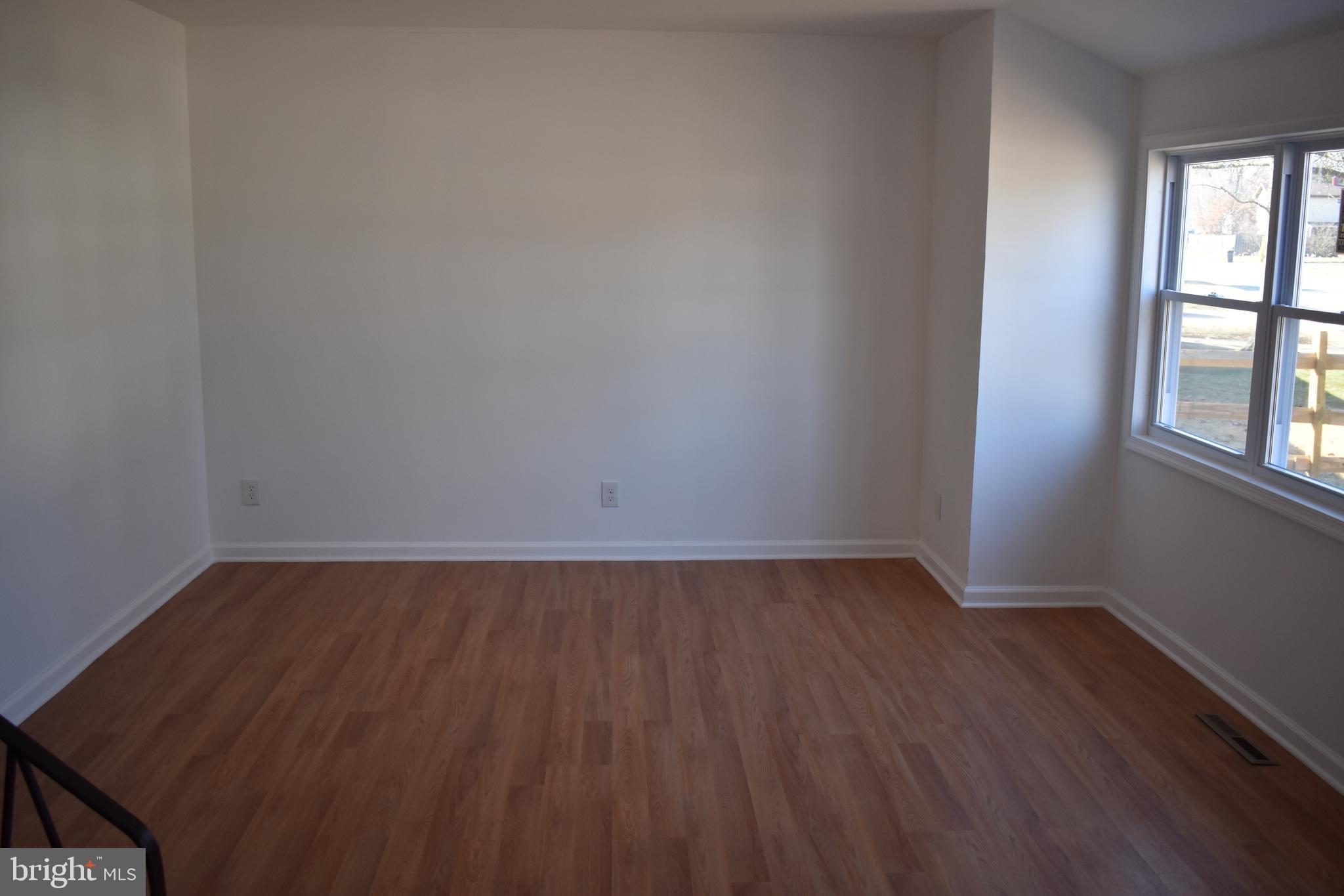 113 Anderson Road Newark, DE 19713 - Photo 12 of 22 Living Room