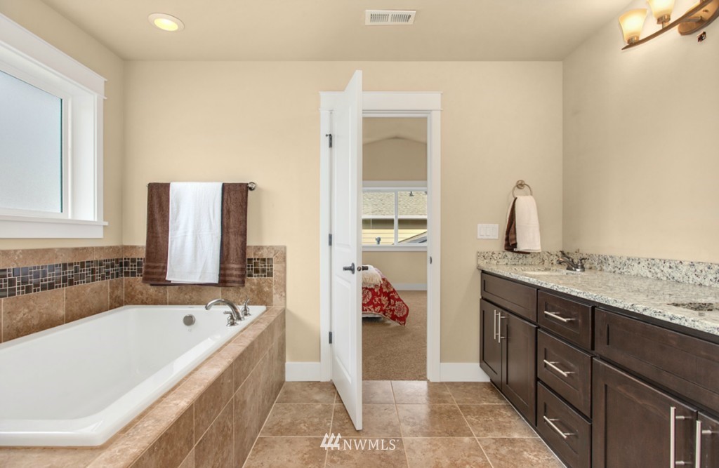 2121 242nd Street Southwest Bothell, WA 98021 - Photo 12 of 17