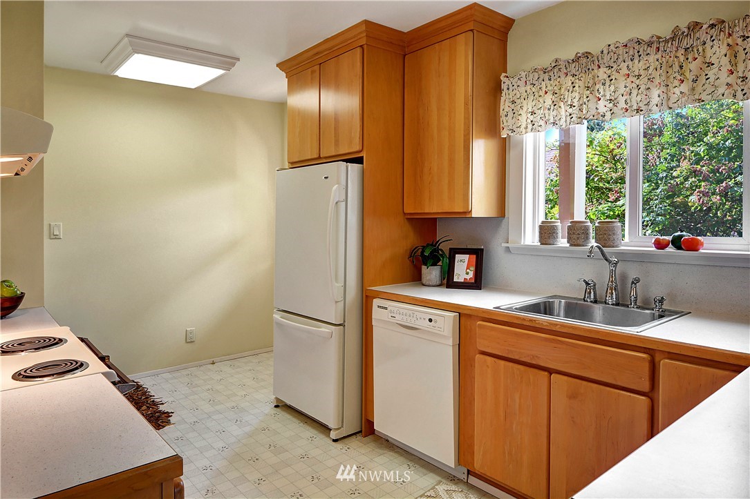 6014 South Carver Street Seattle, WA 98118 - Photo 10 of 25