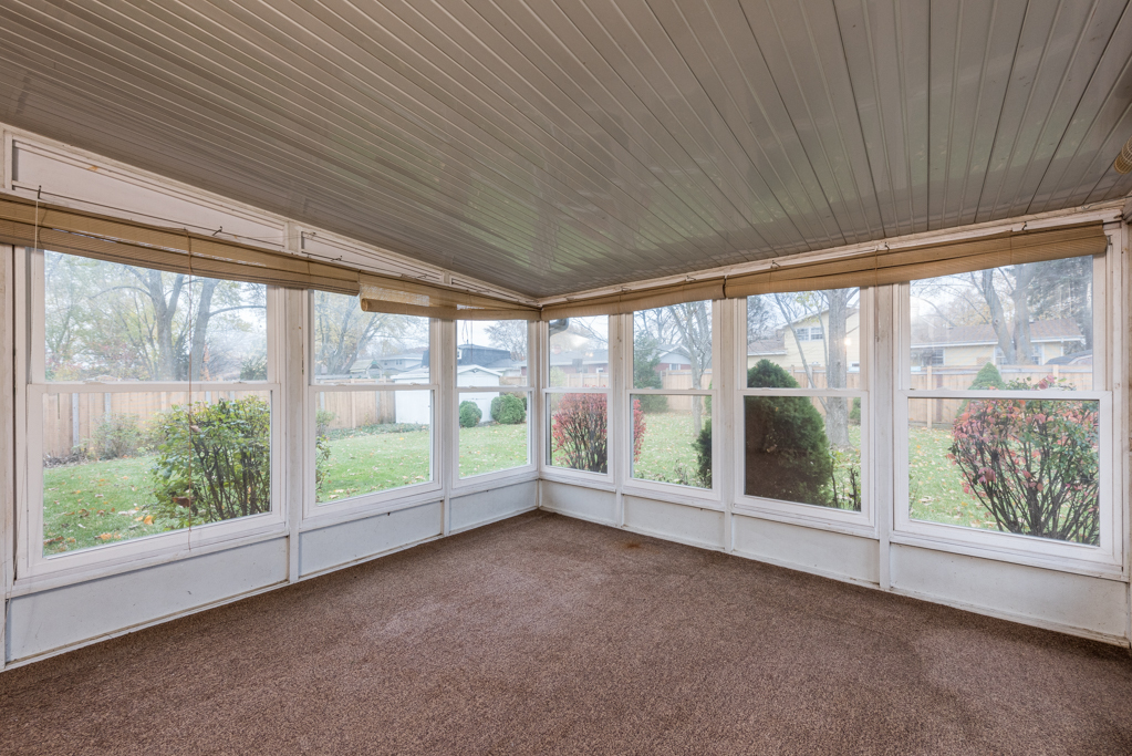 2313 Beck Road Lindenhurst, IL 60046 - Photo 20 of 35
