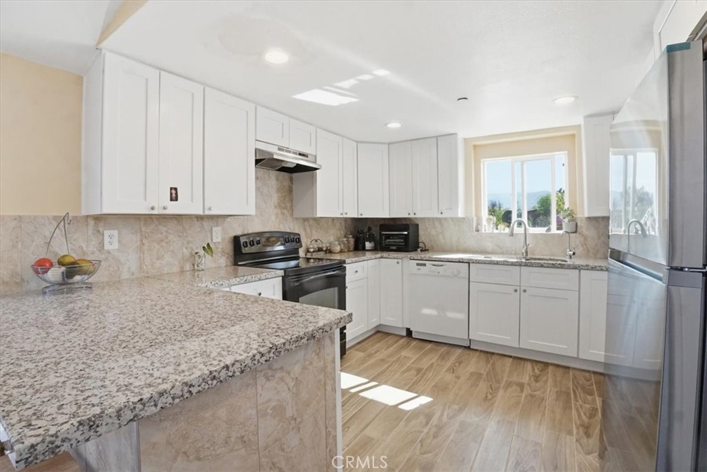 12601 Nandina Road Phelan, CA 92371 - Photo 8 of 37