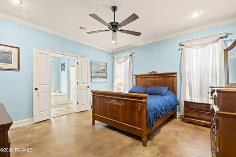 $385,000 | 1049 Honey Comb Drive, Cade, LA 70582