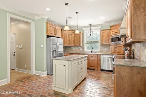 $385,000 | 1049 Honey Comb Drive, Cade, LA 70582