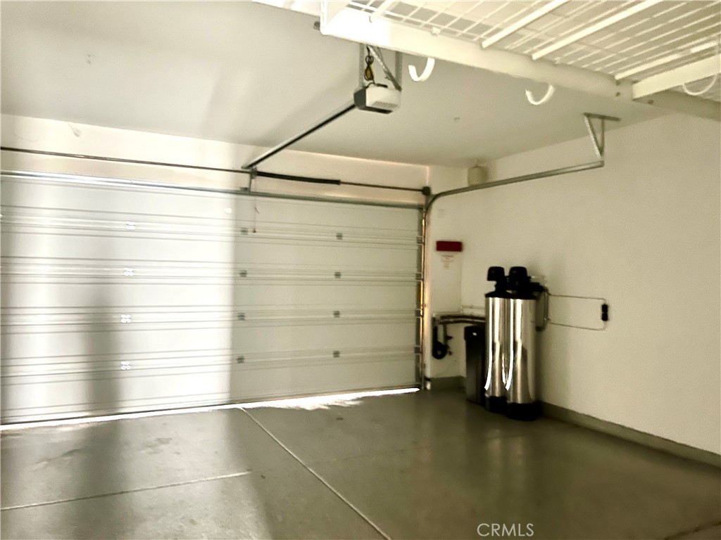 2336 Synergy Irvine, CA 92614 - Photo 22 of 24 a view of a room with an empty space