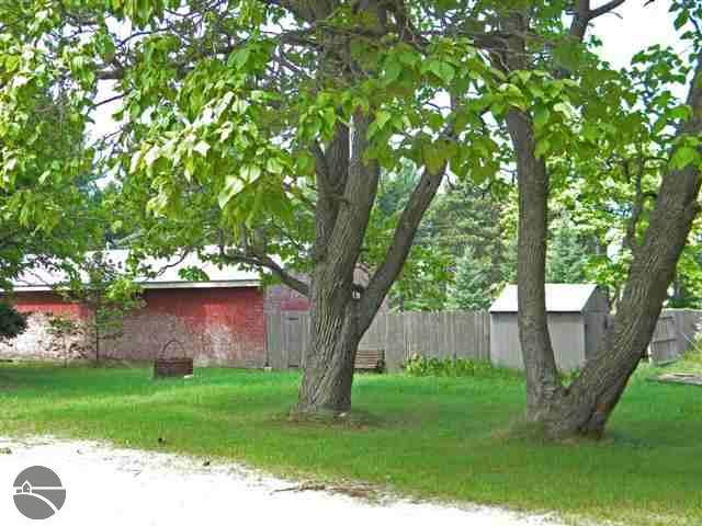 672 West Ryant Road Maple City, MI 49664 - Photo 5 of 15 1715668-4.JPG
