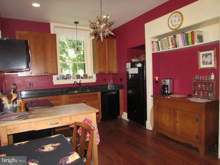 610 Valley Forge Road Phoenixville, PA 19460 - Photo 8 of 23 Kitchen