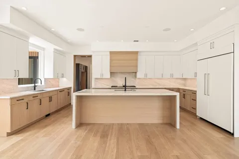 $5,495,000 | 35 Sunset Drive, Sag Harbor, NY 11963