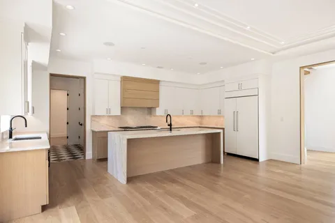 $5,495,000 | 35 Sunset Drive, Sag Harbor, NY 11963