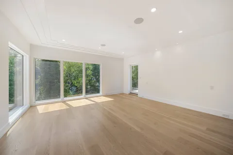 $5,495,000 | 35 Sunset Drive, Sag Harbor, NY 11963