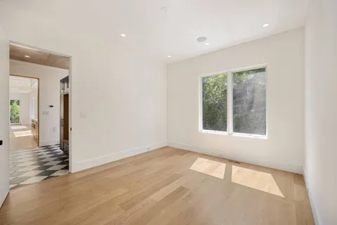 $5,495,000 | 35 Sunset Drive, Sag Harbor, NY 11963