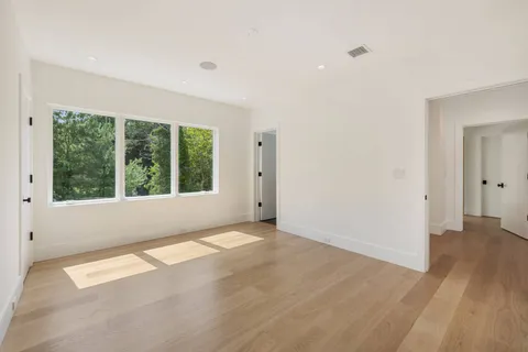 $5,495,000 | 35 Sunset Drive, Sag Harbor, NY 11963