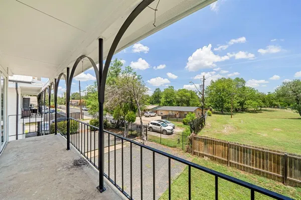 $1,250 | 1313 East 52nd Street, Unit 105, Austin, TX 78723