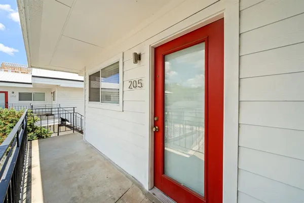 $1,250 | 1313 East 52nd Street, Unit 105, Austin, TX 78723