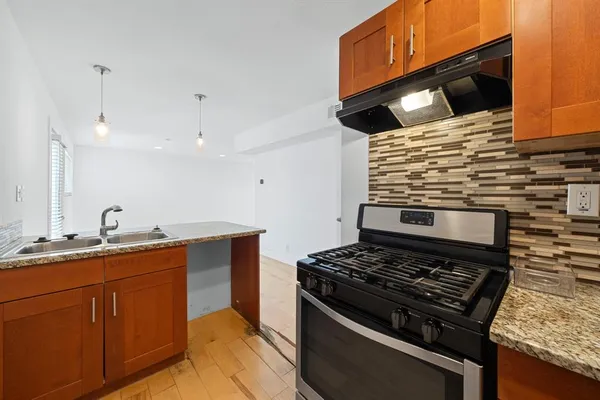 $1,250 | 1313 East 52nd Street, Unit 105, Austin, TX 78723