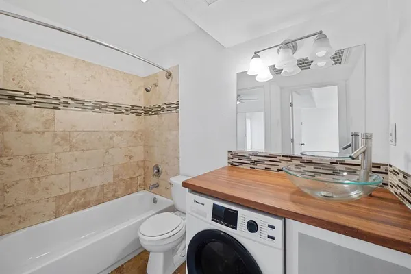 $1,250 | 1313 East 52nd Street, Unit 105, Austin, TX 78723