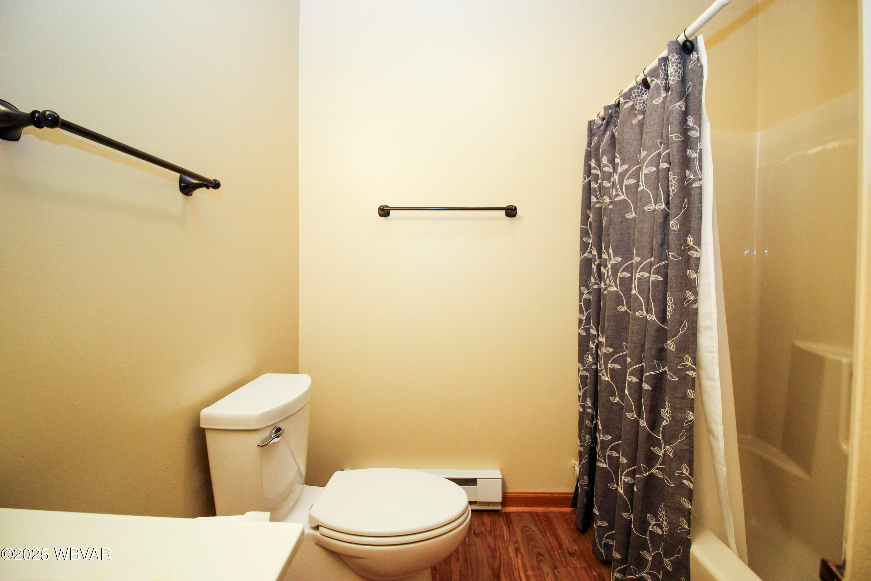 484 Middle Road Jersey Shore, PA 17740 - Photo 9 of 16 Full Bath