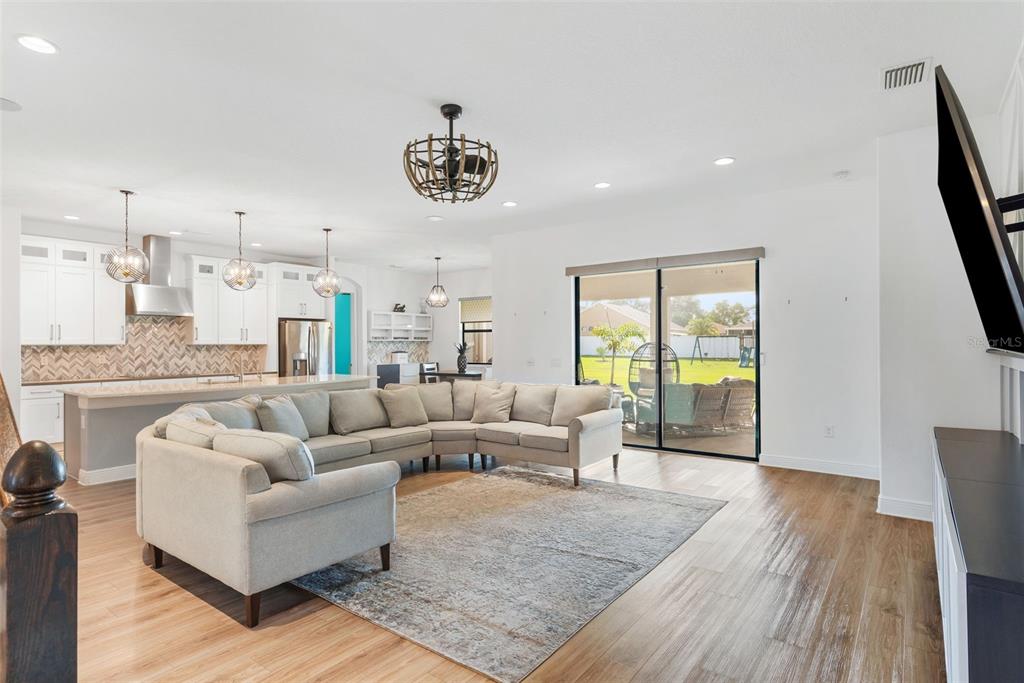 913 Buckhurst Drive Spring Hill, FL 34609 - Photo 10 of 41