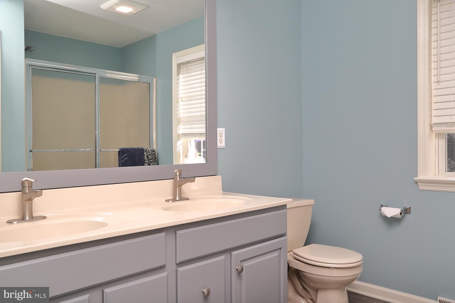 114 Saybrooke Drive Lititz, PA 17543 - Photo 23 of 34 Full bath in MB with double sinks and tub/shower