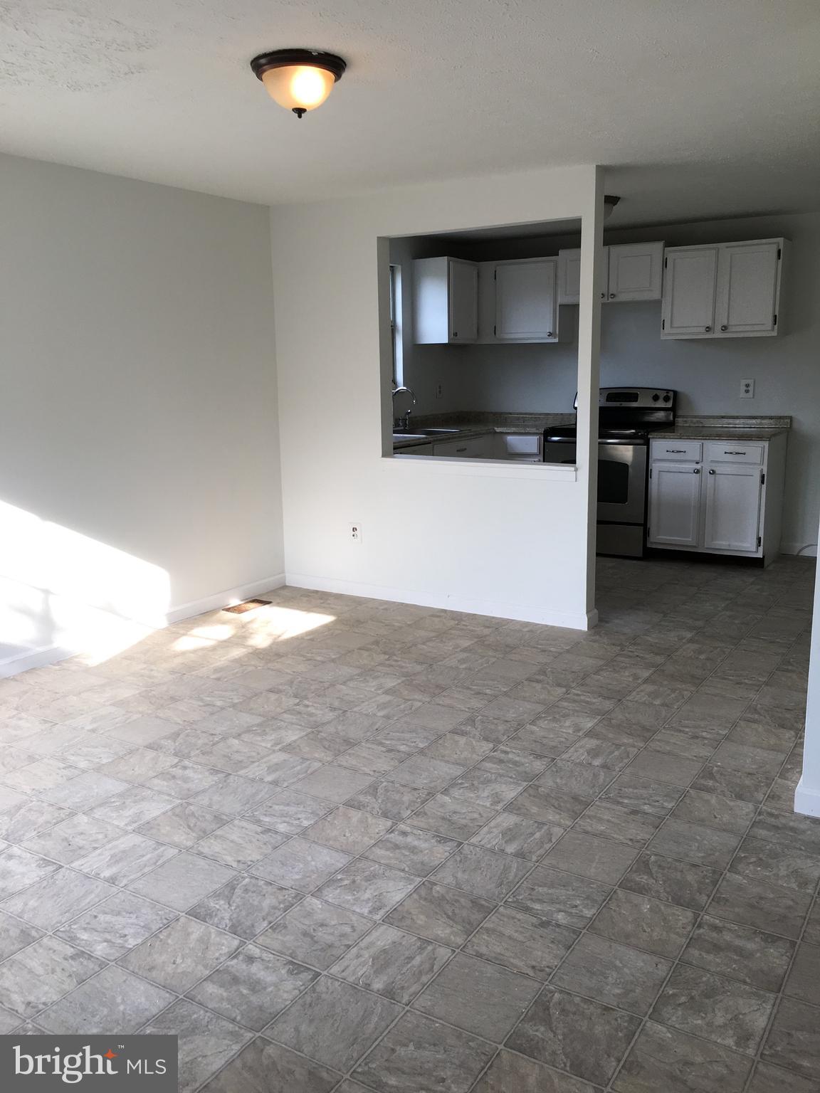 23 Briar Creek Road Sicklerville, NJ 08081 - Photo 4 of 15 Gallery Image 4