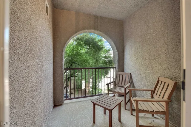 $385,000 | 7878 Carysford Avenue, Las Vegas, NV 89178