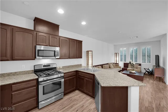 $385,000 | 7878 Carysford Avenue, Las Vegas, NV 89178