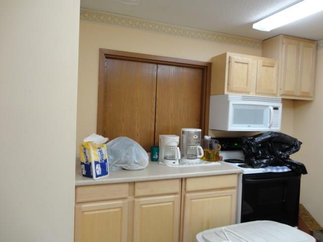 1705 Beaver Grade Road Coraopolis, PA 15108 - Photo 5 of 16 Gallery Image 5