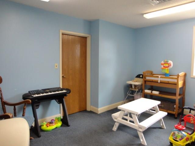 1705 Beaver Grade Road Coraopolis, PA 15108 - Photo 8 of 16 Gallery Image 8