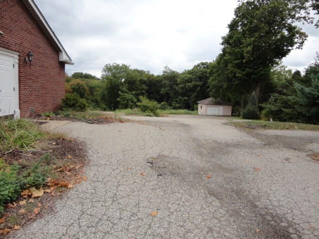 1705 Beaver Grade Road Coraopolis, PA 15108 - Photo 9 of 16 Gallery Image 9