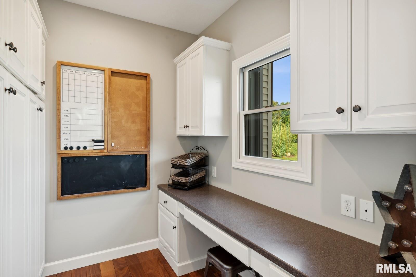 5877 Cardinal Road Bettendorf, IA 52722 - Photo 23 of 75 Gallery Image 23