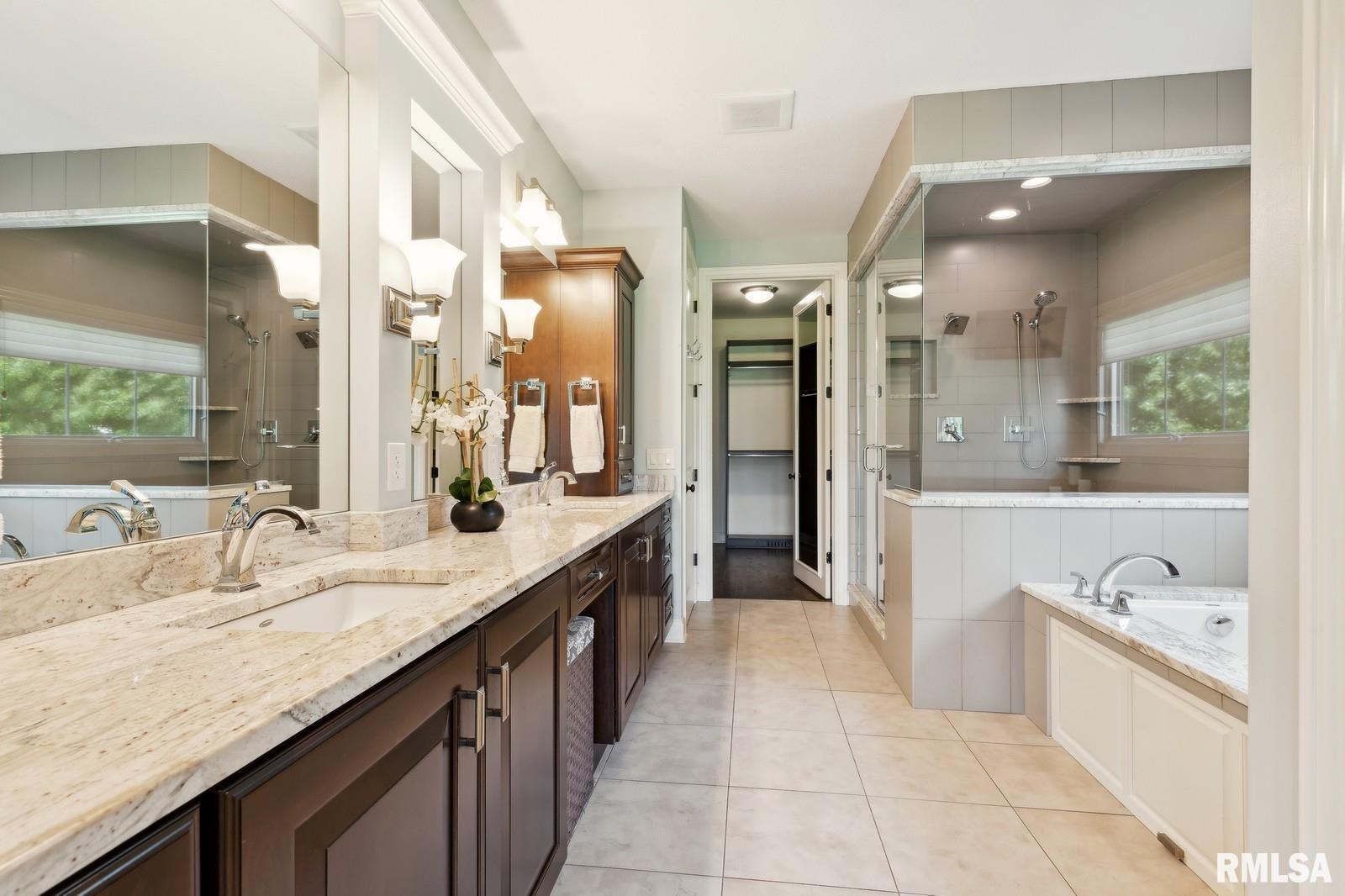 5877 Cardinal Road Bettendorf, IA 52722 - Photo 32 of 75 Gallery Image 32