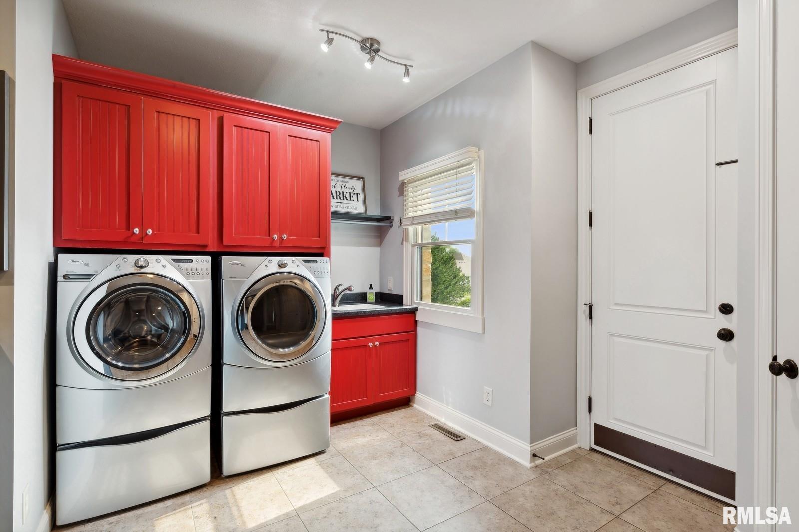 5877 Cardinal Road Bettendorf, IA 52722 - Photo 36 of 75 Gallery Image 36