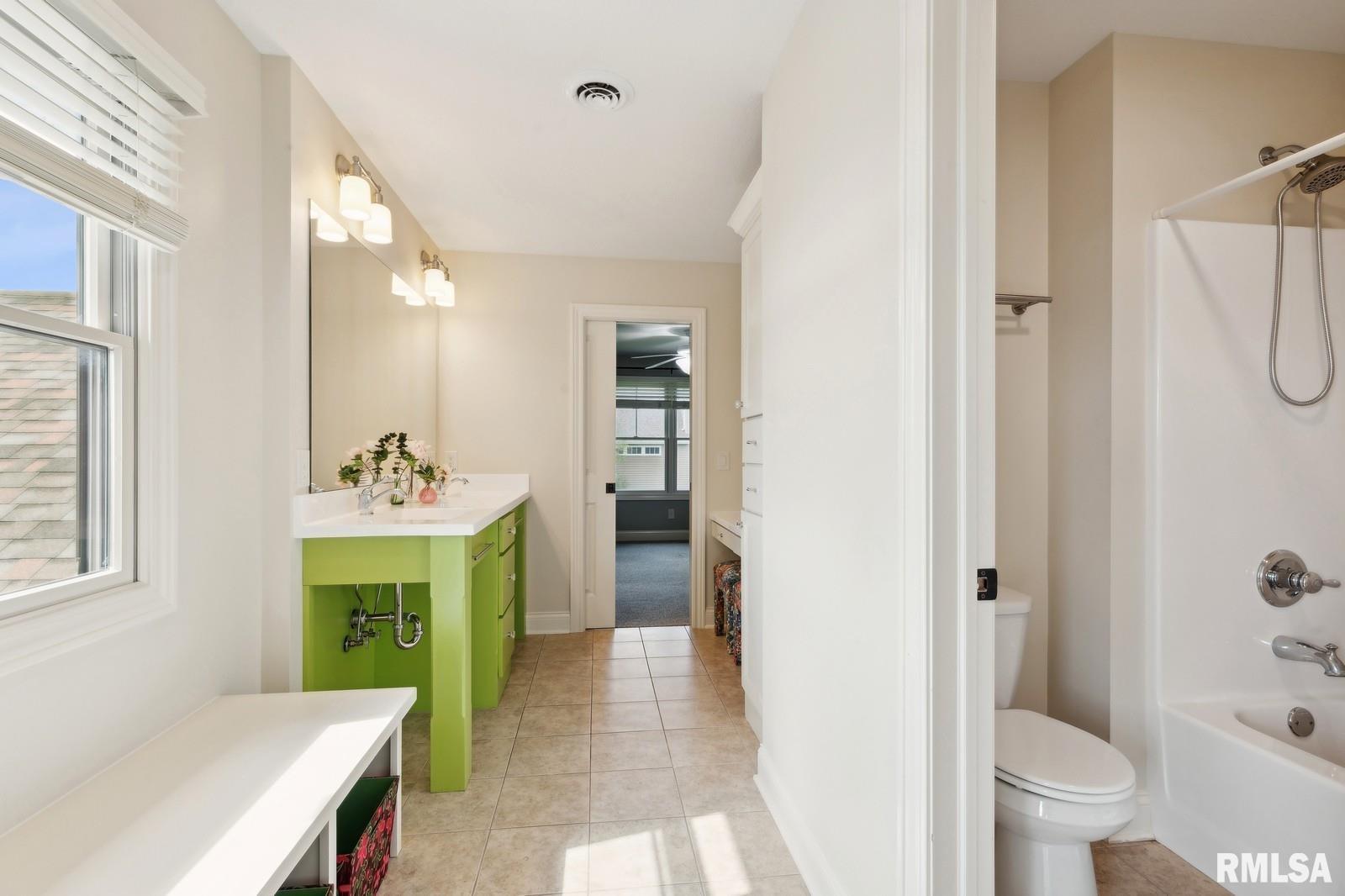 5877 Cardinal Road Bettendorf, IA 52722 - Photo 44 of 75 Gallery Image 44