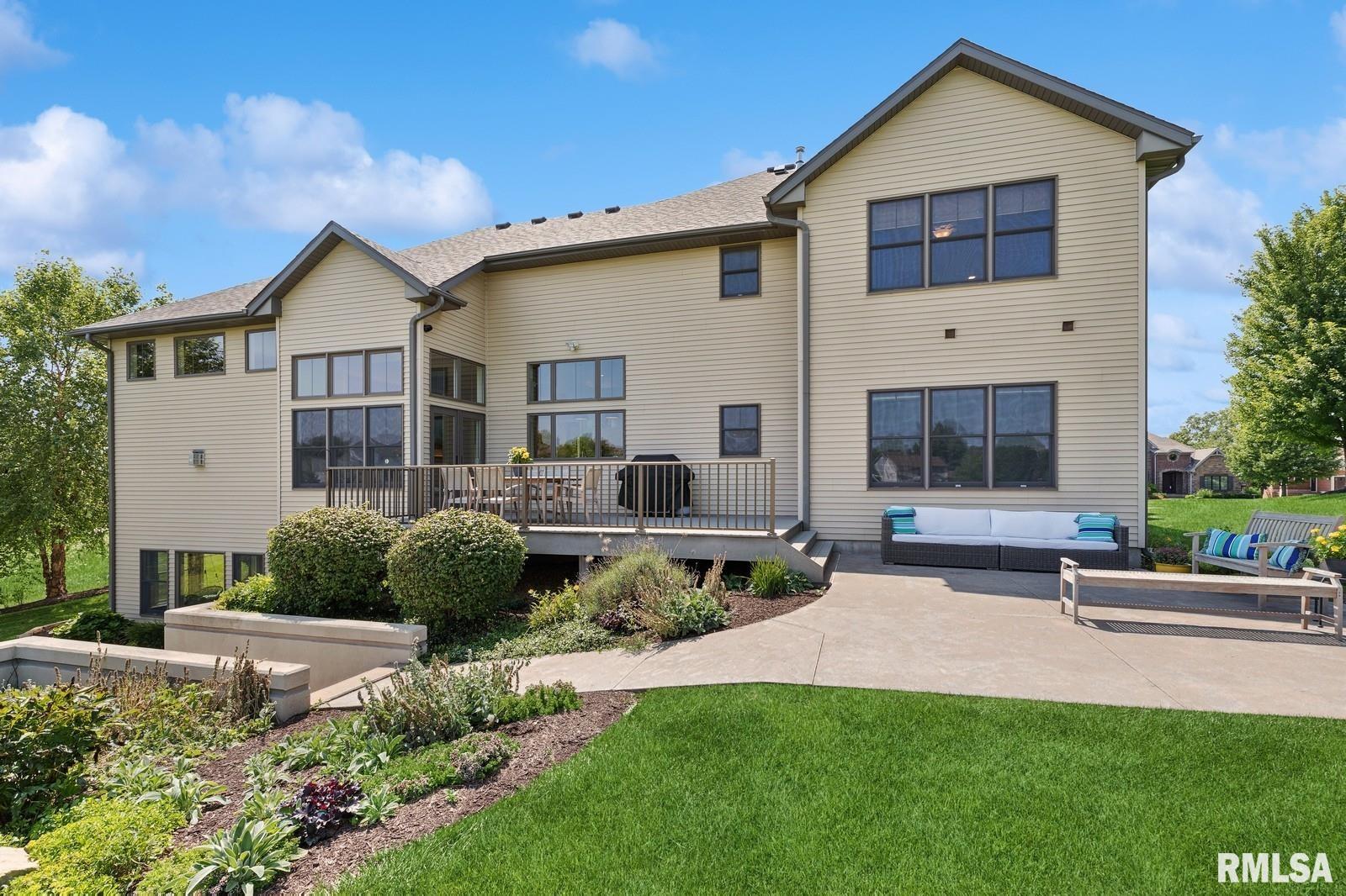 5877 Cardinal Road Bettendorf, IA 52722 - Photo 5 of 75 Gallery Image 5