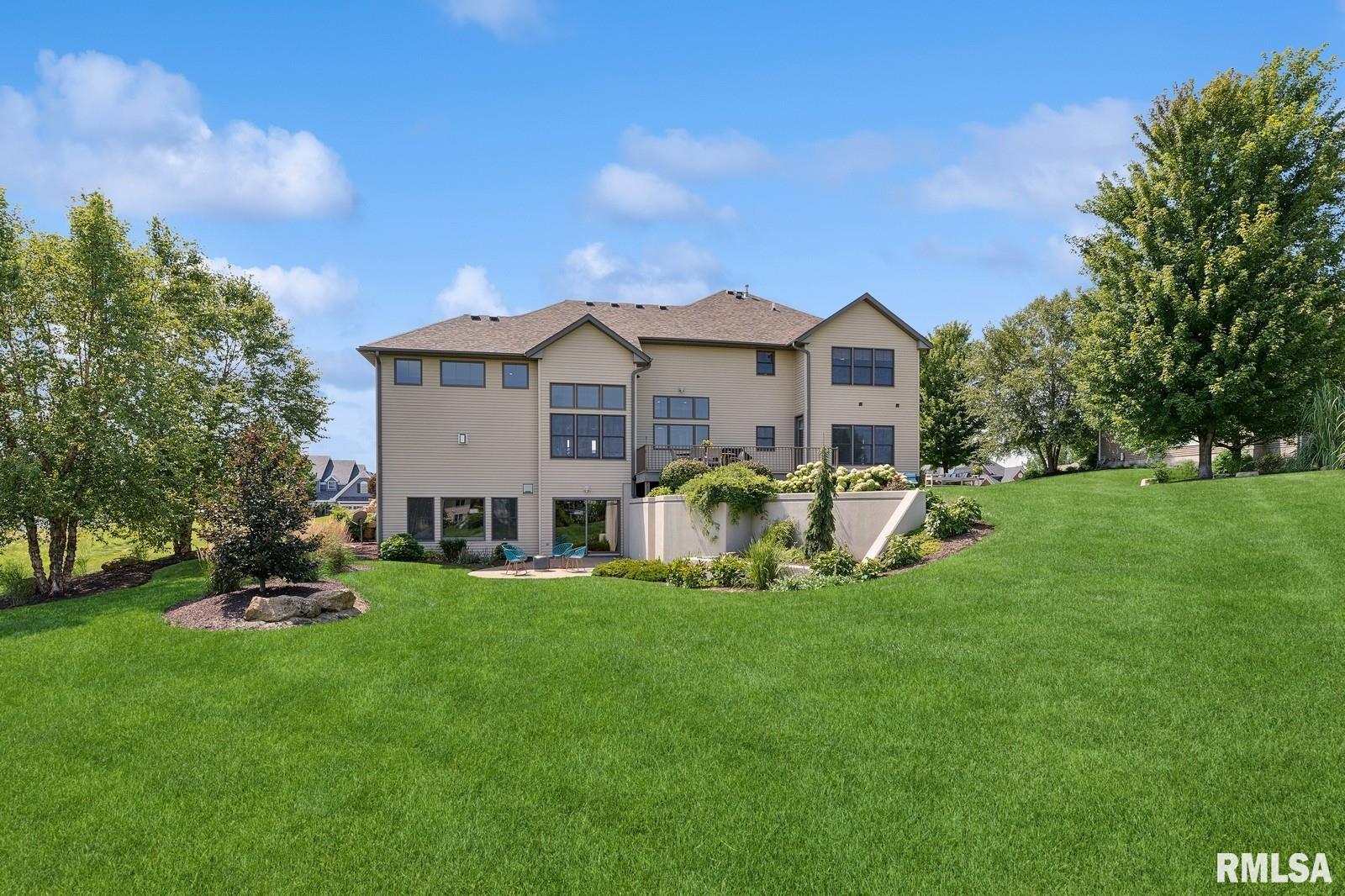 5877 Cardinal Road Bettendorf, IA 52722 - Photo 10 of 75 Gallery Image 10