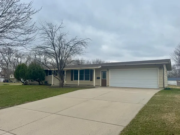 $199,000 | 301 South 4th Street, Olivia, MN 56277